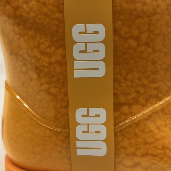 UGG Waterproof Boots size USA 5 23.5 centimeter - Picture 2 of 8